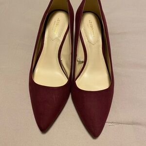 Liz Claiborne Women's Velvety suede- like Burgundy Heels Size 7